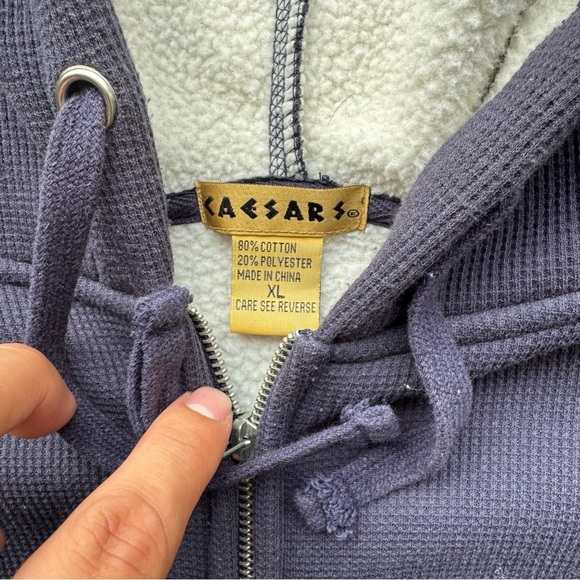 Vintage Caesar’s Palace wool lined hoodie - Picture 3 of 4